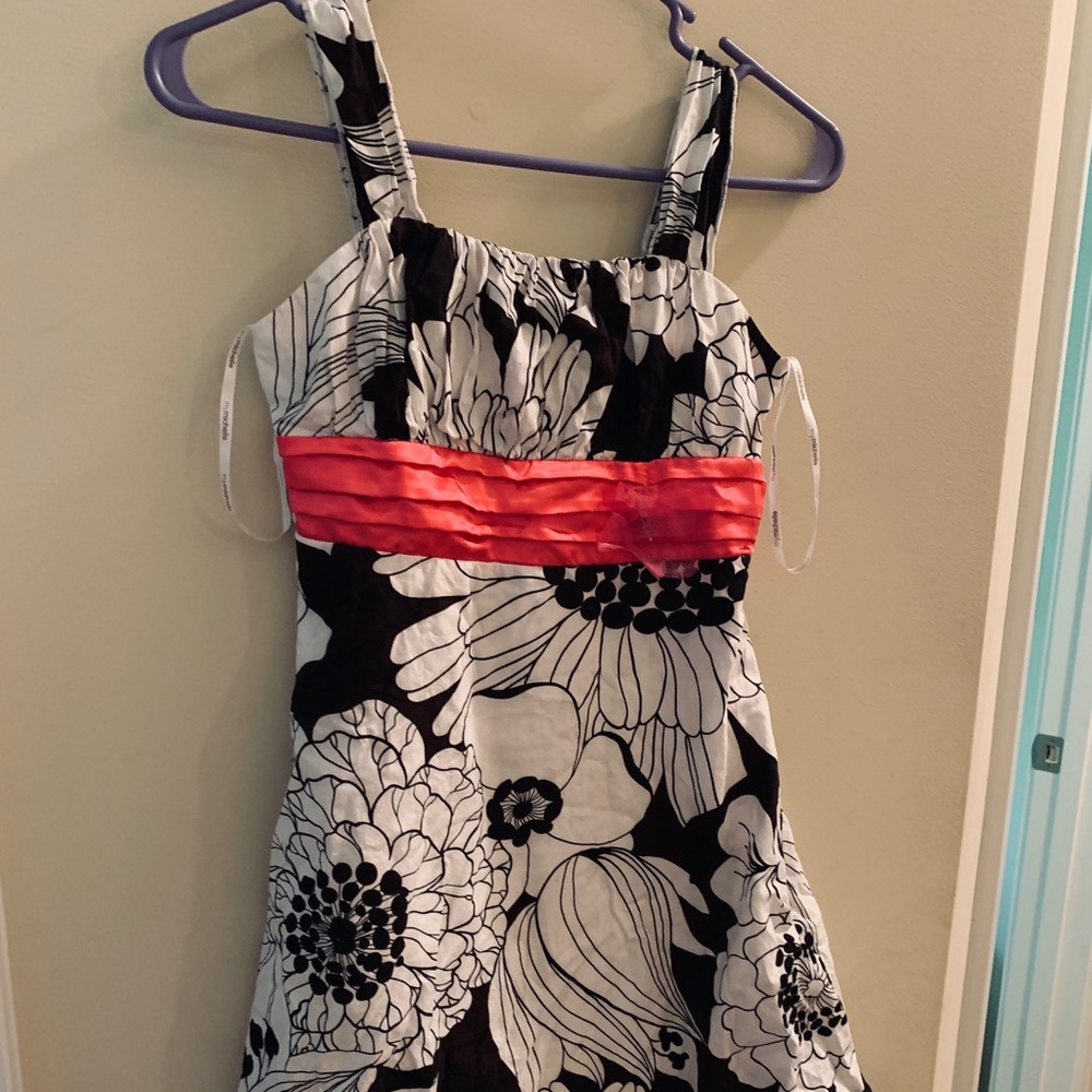 Absolutely gorgeous girls summer dress!!